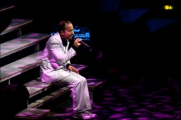 In Zusammenarbeit mit GUIDO KARP